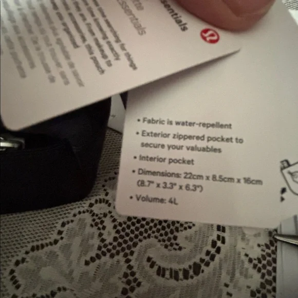 Lululemon 🆕 Black City EssentialsPouch 4L new with tags